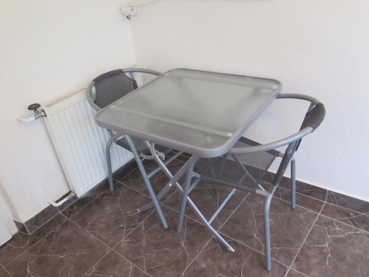 Apartman Hrubá Skála Esterno foto