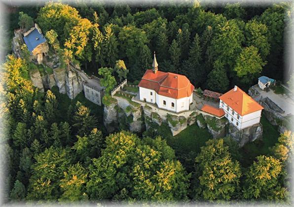 Apartman Hrubá Skála Esterno foto