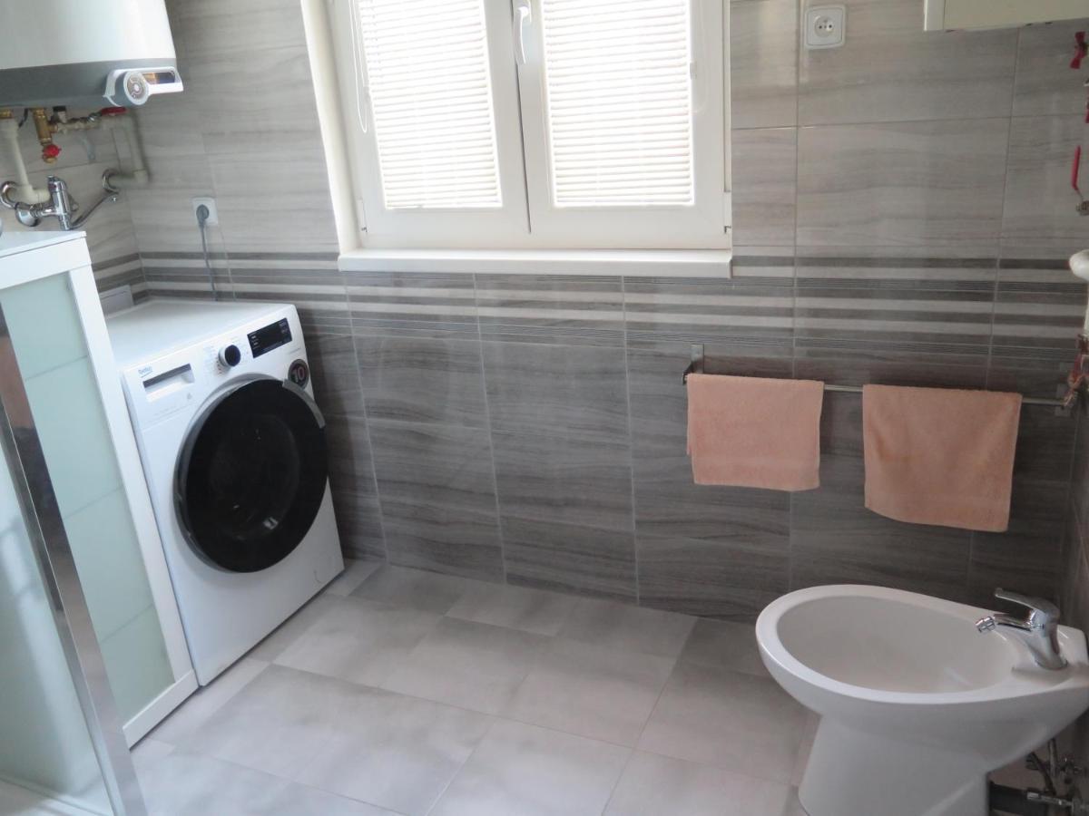 Apartman Hrubá Skála Esterno foto
